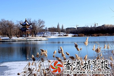 雪染宾河更娇美