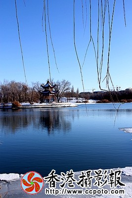 雪染宾河更娇美