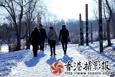 雪染宾河更娇美