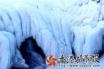 雪染宾河更娇美