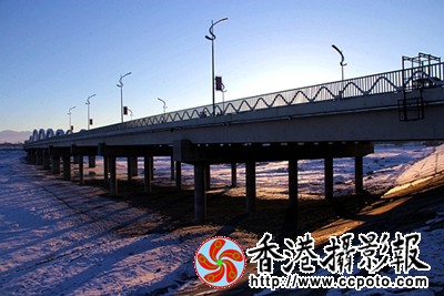 雪染宾河更娇美