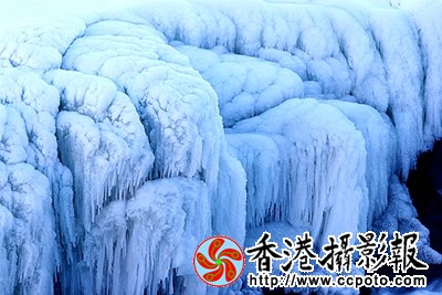 雪染宾河更娇美