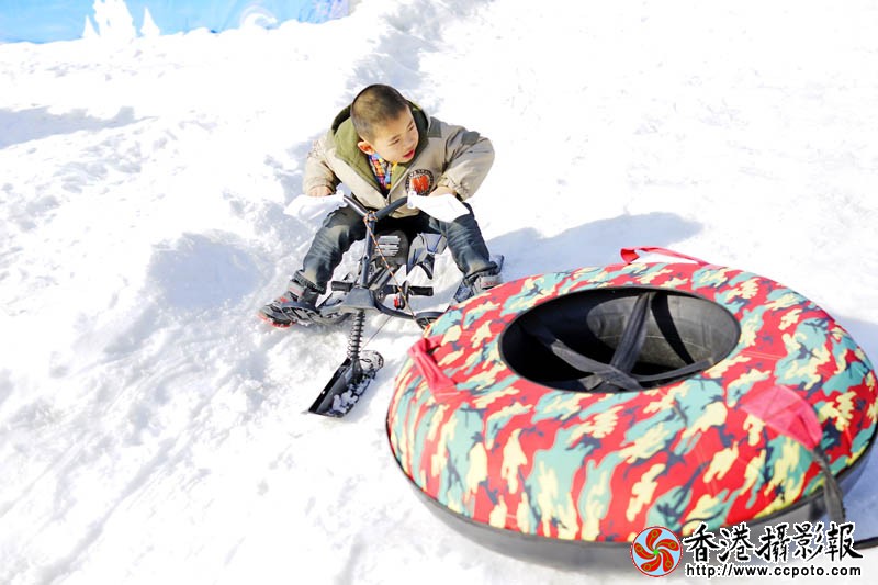 雪地上的玩耍3..jpg