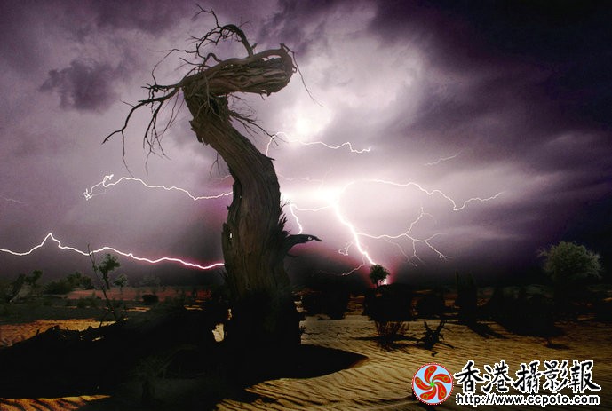 大漠惊雷.jpg
