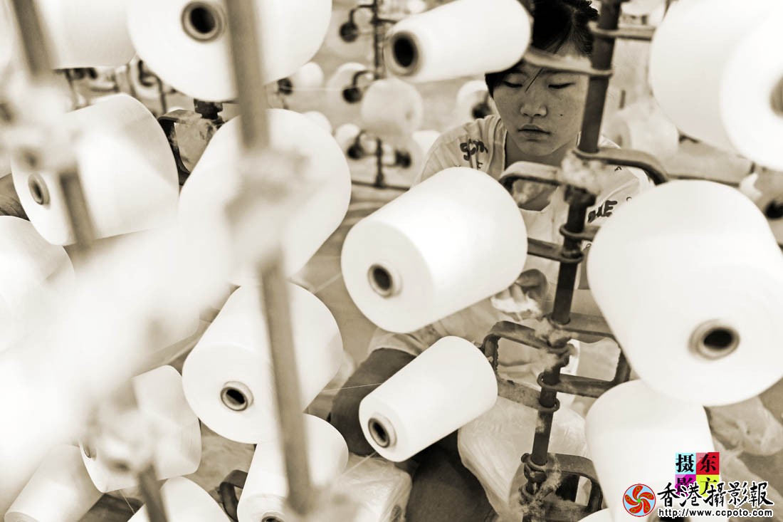 忙碌的纺织车间10..jpg
